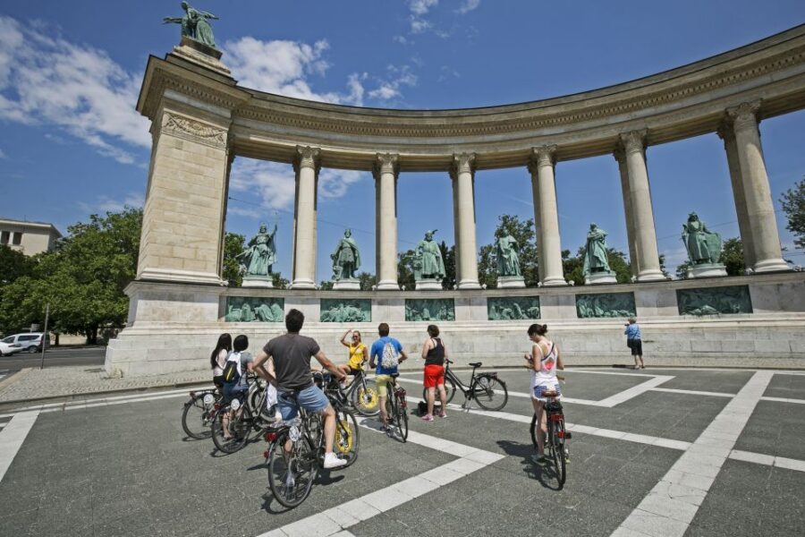 Budapest: City Bike Tour with Coffee Stop - Key things to know before you ride