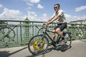 Budapest: City Bike Tour with Coffee Stop - Opera to Heroes’ Square: history in motion (and some uphill work)