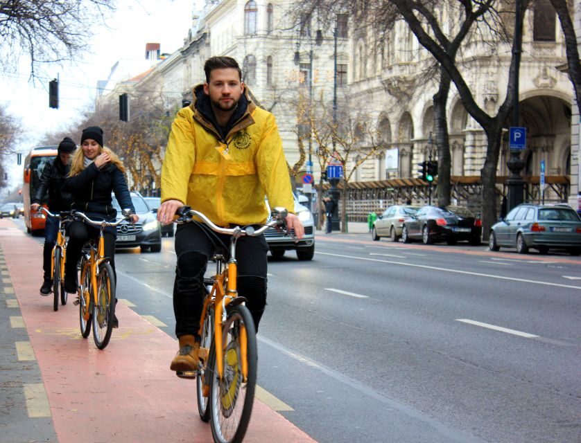 Budapest: City Bike Tour with Coffee Stop - Danube ride and bridges: Chain Bridge, Clark Adam Square, and beyond