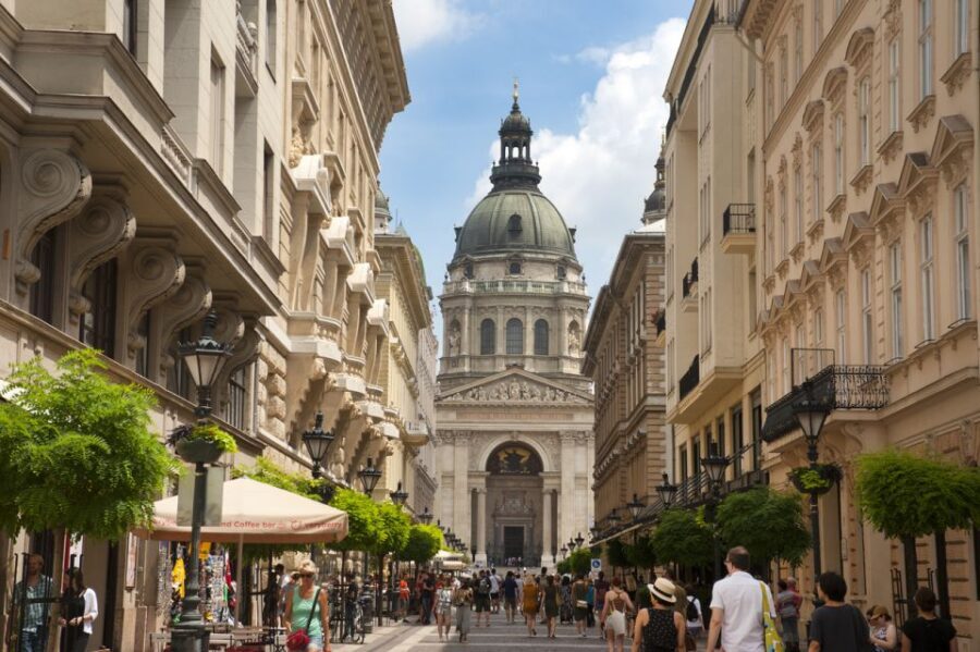 Budapest: City Center Walking Tour - Key highlights to look for