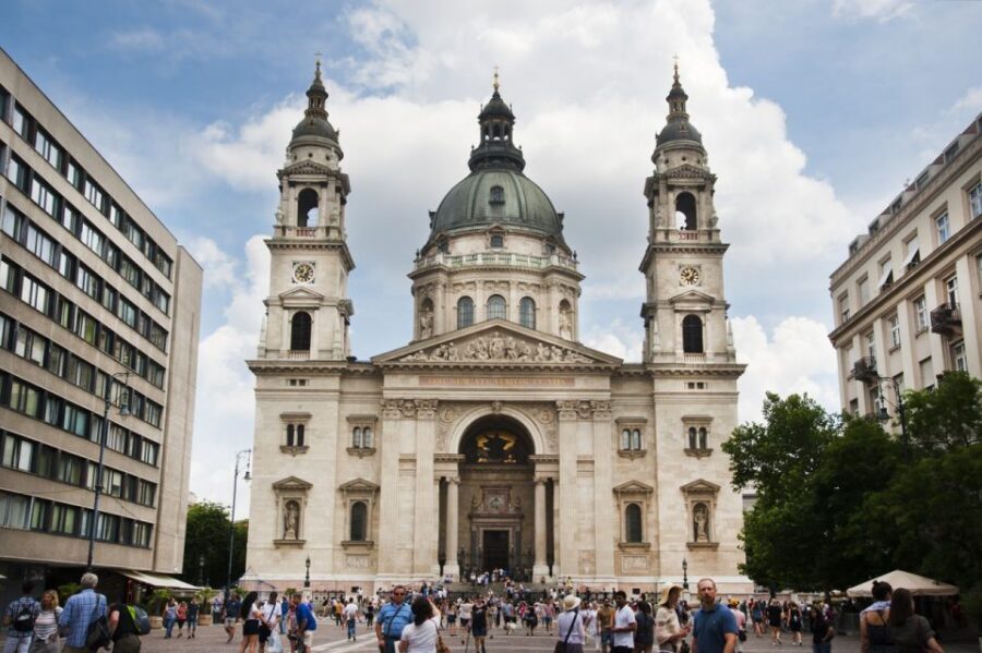 Budapest: City Center Walking Tour - Duna Corso promenade: Danube bridges and Castle views without the fuss