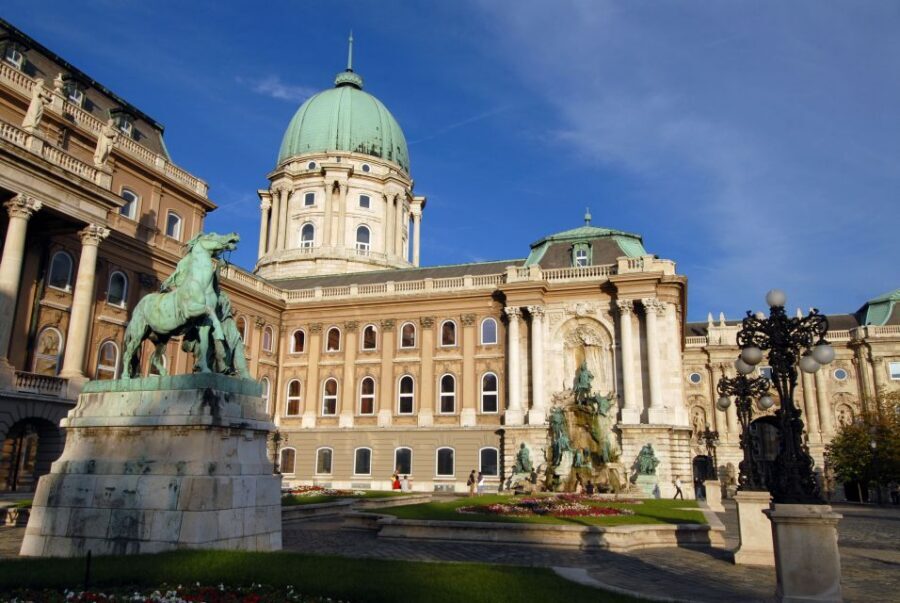 Budapest: City Discovery Tour - Why a 3-hour bus loop is the fastest way to orient yourself in Budapest