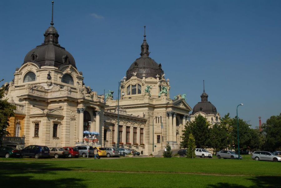 Budapest: City Discovery Tour - Castle District on foot: Buda Castle area, St. George Square, and Matthias Church nearby