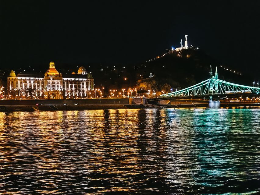Budapest: City Highlights Cruise with Welcome Drink - From Gellért Hill and Gellért Baths to the University Buildings