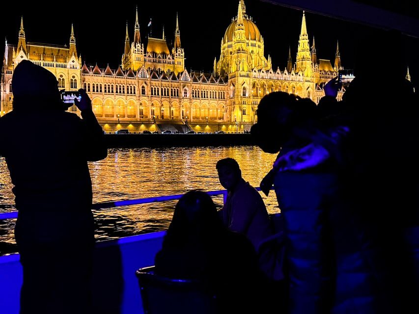 Budapest: City Highlights Cruise with Welcome Drink - Price and Value for a Welcome Drink on the Danube