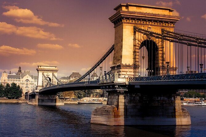 Budapest Danube 1 Hour Sunset or Night Cruise with Audio Guide - Elisabeth Bridge area and Gellért Hill: the view fans out