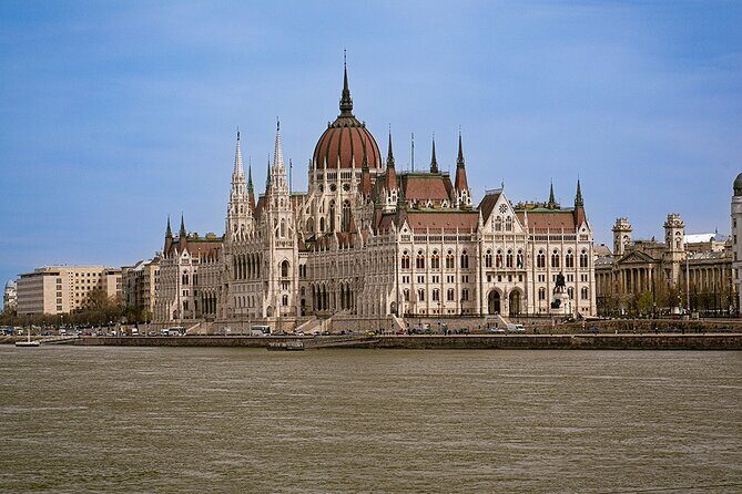 Budapest Danube 1 Hour Sunset or Night Cruise with Audio Guide - The route in plain English: bridges, hills, Parliament, and back