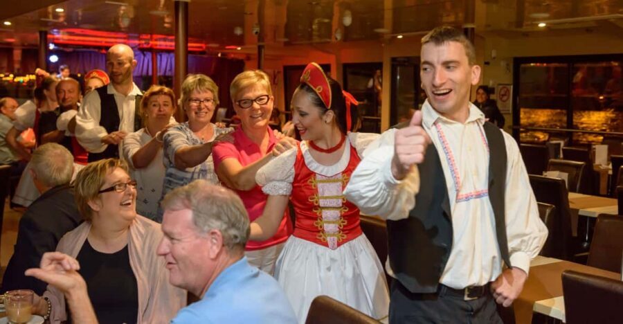 Budapest: Danube Cruise with Folk Dancing and Drinks - Booking and what you really get in 2 hours