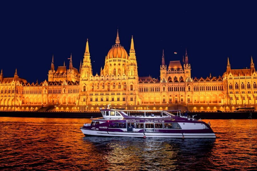 Budapest: Danube Cruise with Folk Dancing and Drinks - Seats, sound, and the small-stage reality