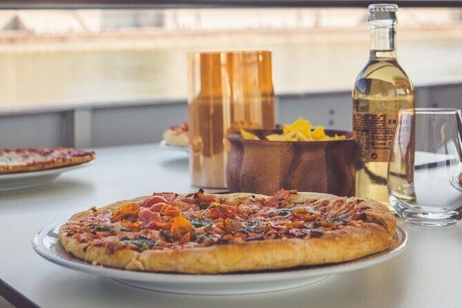 Budapest Danube Pizza Cruise with Welcome Drink - From Elizabeth Bridge to Gellért Hill: a view worth chasing up close