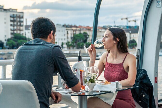 Budapest Danube River Candlelit Dinner Cruise with Live Music - Welcome Drink and On-Board Drinks: A Simple Way to Set the Mood