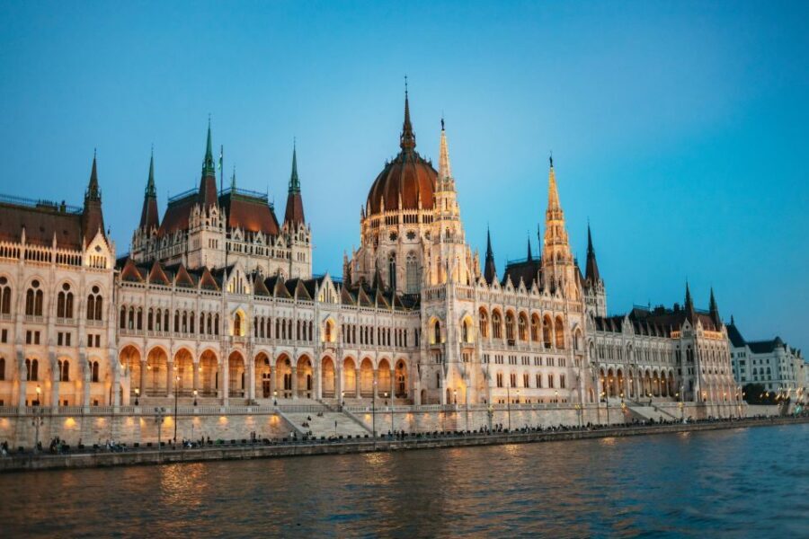 Budapest: Danube River Cruise with Dinner and Prosecco - Goulash soup, fresh lángos, and your welcome Prosecco