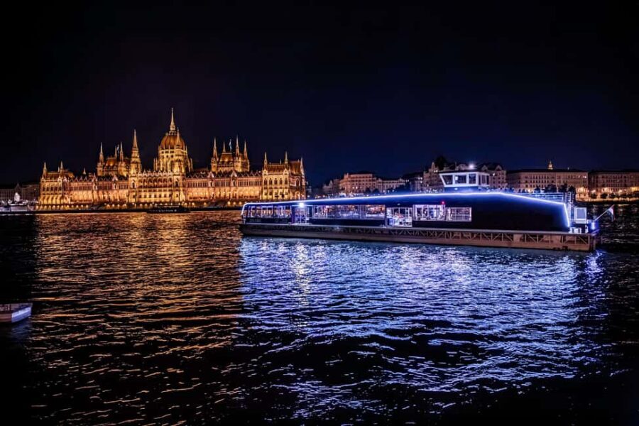 Budapest: Danube River Sightseeing Cruise with Audio Guide - Why a Danube Cruise Works So Well for Budapest