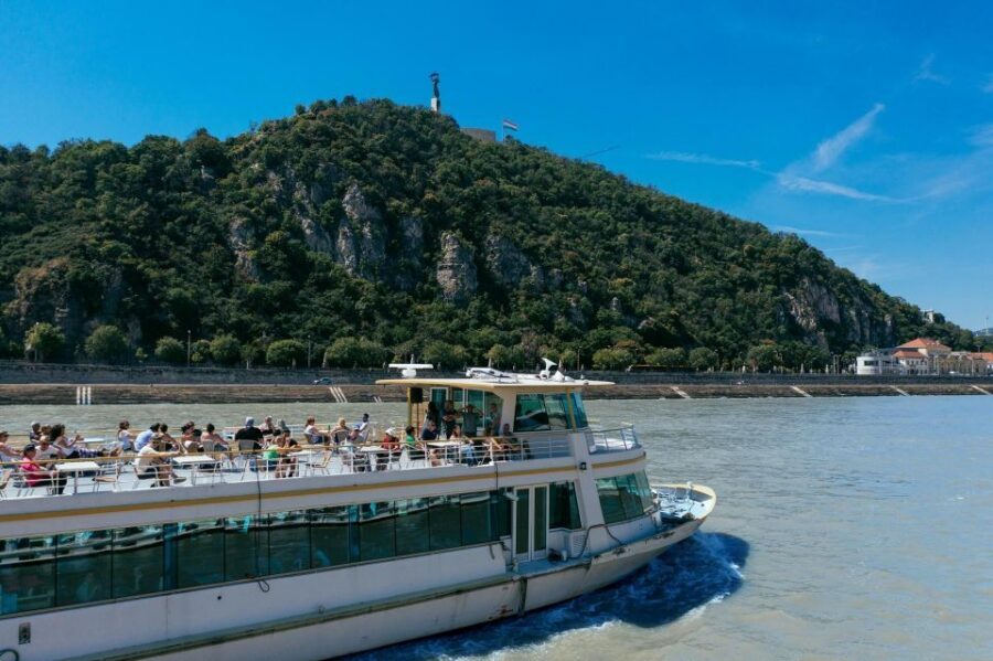 Budapest: Day or Night River Cruise on Panoramic Boat - Getting To Vigadó tér Dock 6 (Jane Haining rakpart) Without Wasting Time