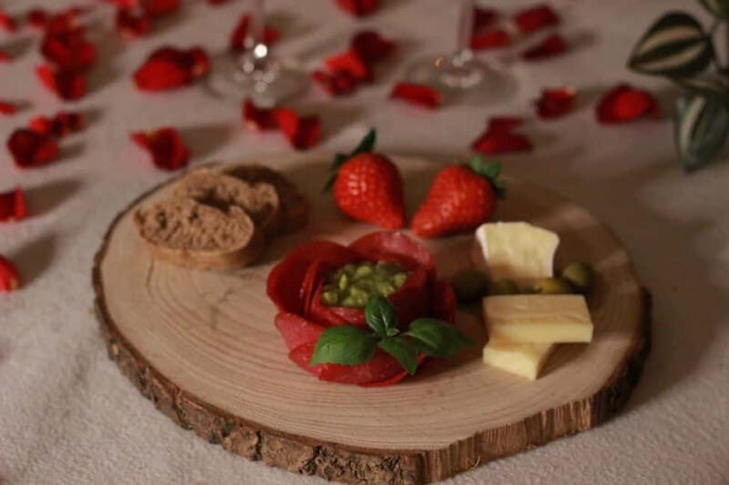 BUDAPEST, Day Spa : Couples Massage with Roses Bubble Bath - Tea Break, Then Your Private Time in a Romantic Room