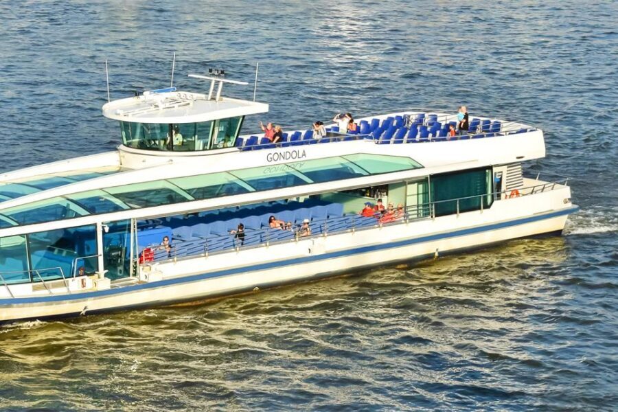 Budapest: Daytime Sightseeing Boat Cruise - Dock 7 at Jane Haining rakpart: Where You Start Matters