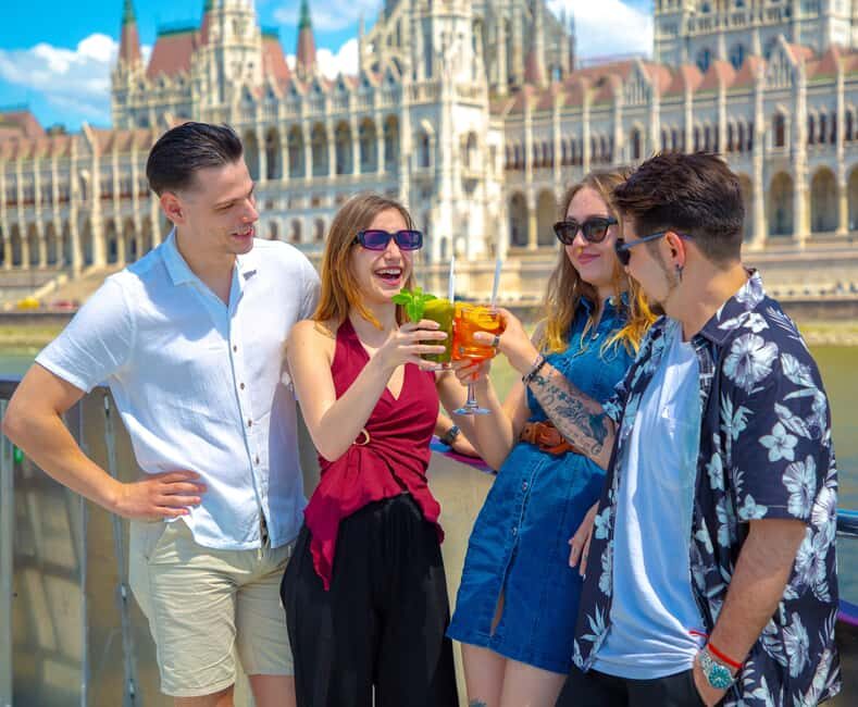 Budapest: Downtown Budapest Cocktail Cruise - Meeting at Dock 11 near Elizabeth Bridge (and avoiding the rush)