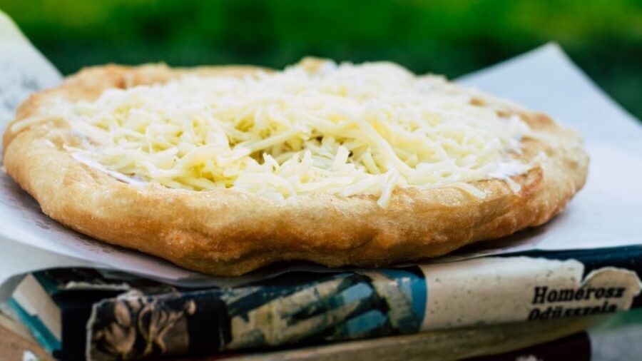 Budapest: Downtown Food Tour - Stop 2: Langos street food, Budapest-style