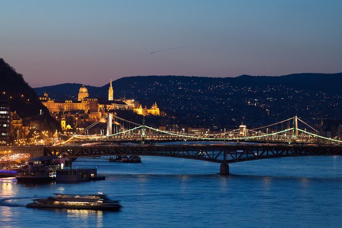 Budapest Essential Walk&Food tasting - Deák tér meeting point and the Opera-area warm-up