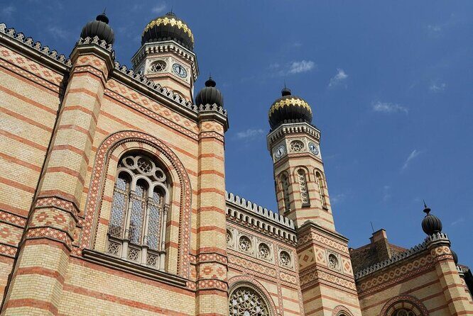 Budapest Essentials Private Tour Highlights and Hidden Gems - Szechenyi Lanchid: hearing how Budapest’s first permanent link mattered