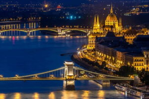 Budapest: Evening Castle Hill Tour with Fishermen's Bastion - Meeting at Batthyány tér: the easiest start point