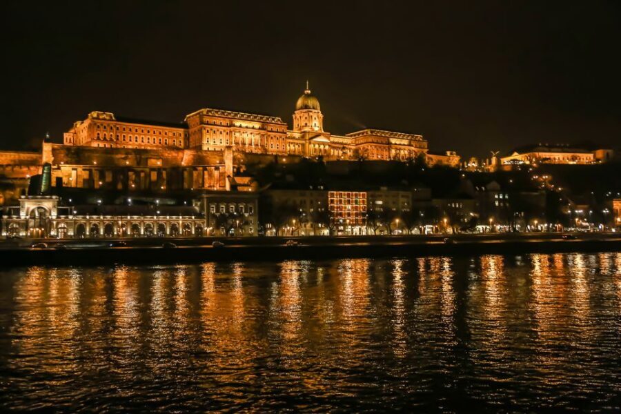 Budapest: Evening Cruise including Drinks and Live Music - How Long Is Enough? Managing the 90-Minute Timing