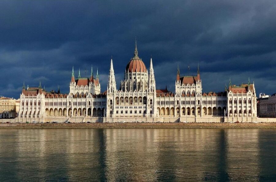 Budapest Full-Day Private Guide Services - Iron Curtain Stories and Hungarian Culture: Picking a Theme with Meaning