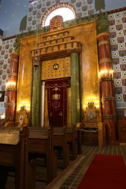 Budapest Grand Half-Day Jewish Heritage Tour - Key things that make this tour worth your time