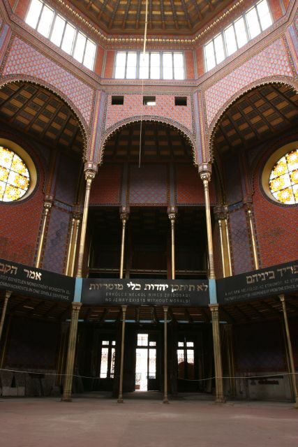Budapest Grand Half-Day Jewish Heritage Tour - Dohány Street Synagogue: more than a huge room
