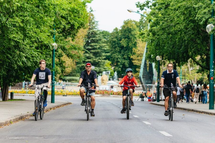 Budapest: Grand Sightseeing Bike Tour - Danube River to Elizabeth Bridge: riverfront riding with instant payoff