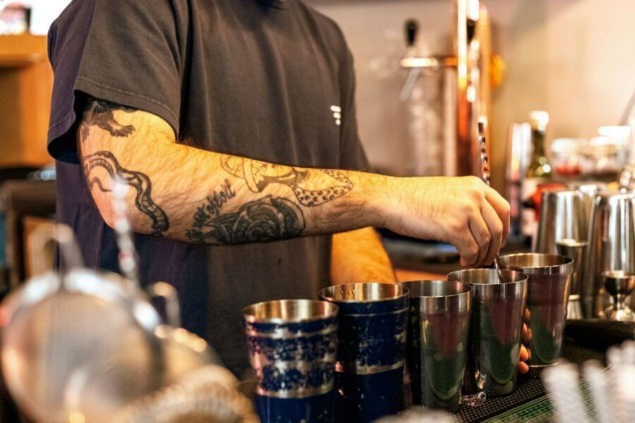 Budapest: Guided Bar Crawl Walking Tour - Why this tipsy bar crawl beats a typical nightlife “checklist”
