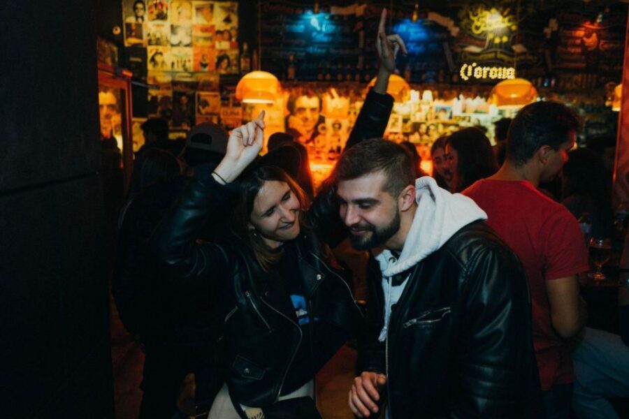 Budapest: Guided Bar Crawl Walking Tour - The fröccs toast and the “drunken history” angle