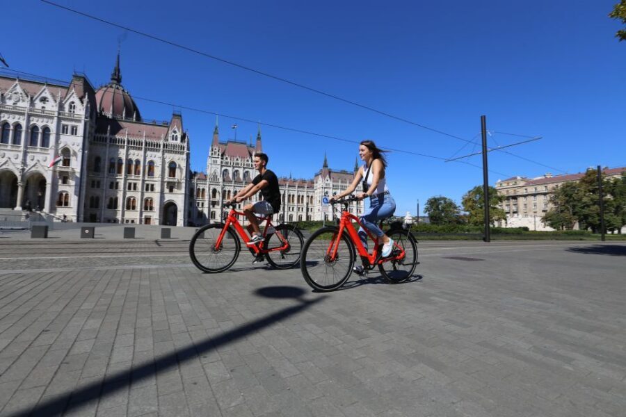 Budapest: Guided Downtown Electric Bike Tour - Castle Hill: the climb you’ll actually enjoy