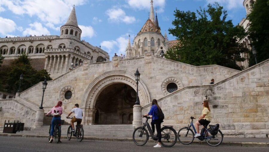 Budapest: Guided E-Bike Sightseeing Tour - Castle District on power: Fisherman’s Bastion and St Matthias Church