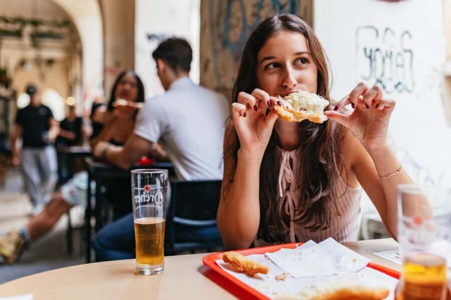 Budapest: Guided Foodie Walking Tour with Food and Drinks - Jewish Quarter walking time: 30 minutes that set the table