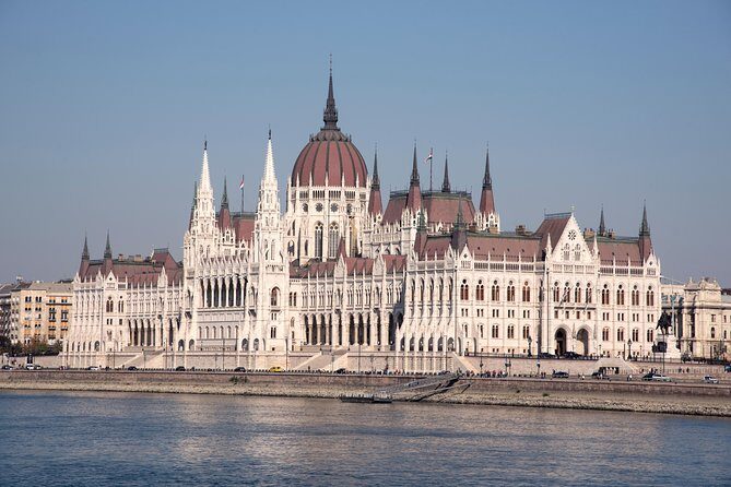 Budapest Guided Half-Day Grand City Tour with Parliament Visit - A half-day that links Buda Castle and Parliament without stress