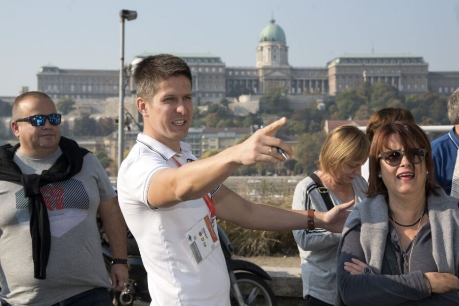 Budapest: Guided Walking Tour of Pest - Starting at Molnár’s Kürtőskalács: quick orientation in Pest