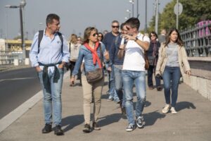 Budapest: Guided Walking Tour of Pest - St. Stephen’s Basilica: why the biggest cathedral matters