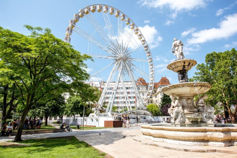 Budapest: Guided Walking Tour of Pest - Price and value: $16 for a focused Pest hit