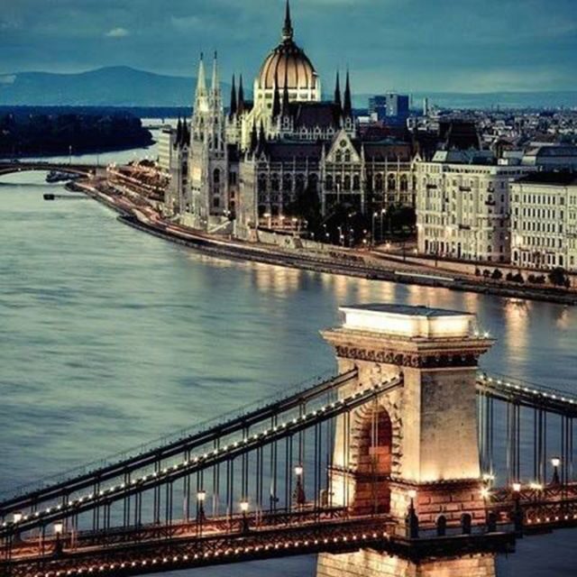 Budapest: Half-Day Highlights Small Group Private Tour - Parliament to Chain Bridge: the Danube postcard loop
