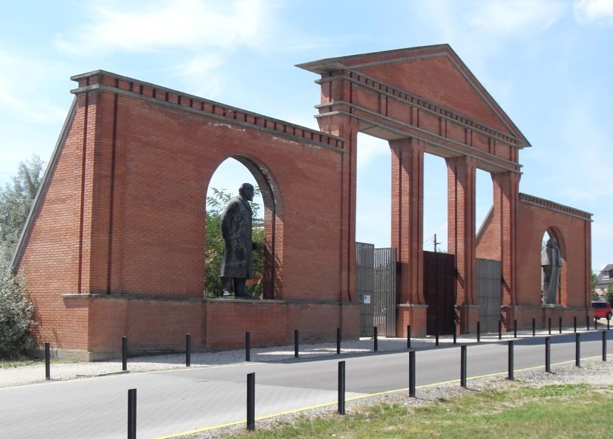 Budapest Half-Day Tour: Life Behind the Iron Curtain - Memento Park: Marx, Lenin, and the “relocated” message