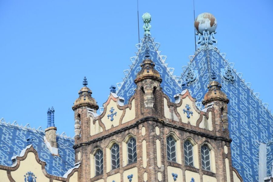 Budapest Half Day Tour with Gabor - Car to Buda: switching worlds across the Danube