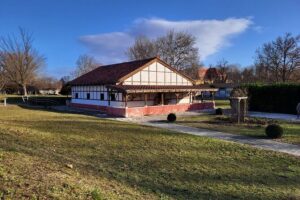Budapest Hidden Gems - Roman Aquincum Private Tour - Meeting up at Szőlő u. 2: private tour logistics that keep it easy