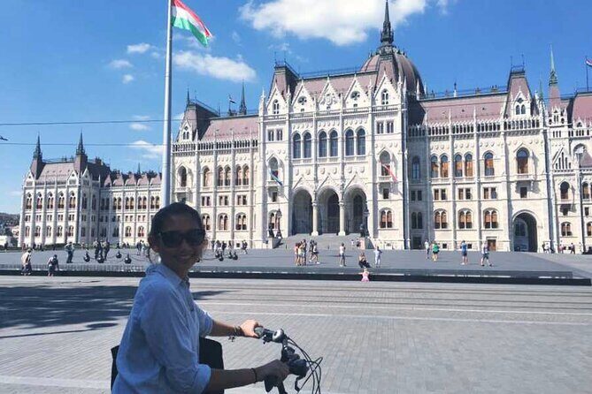 Budapest Highlights Bike Tour with a local guide - Vajdahunyad Castle and the Castle-Park Fairytale Mood