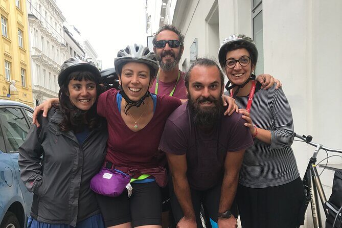 Budapest Highlights Private E-bike Tour - What makes the guiding style work on the move