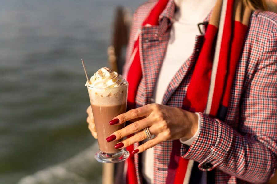 Budapest: Historic Cruise with Welcome Drink - Practical rules that keep the ride pleasant