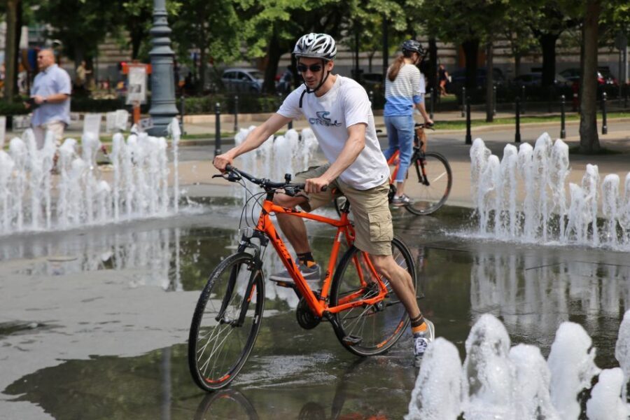 Budapest: Historic Downtown Bicycle Ride with Scenic Views - Quick call-outs before you choose