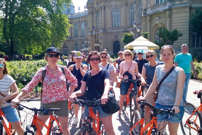 Budapest Historic Downtown Bicycle Tour in small groups - Why this Budapest bicycle tour works so well in half a day