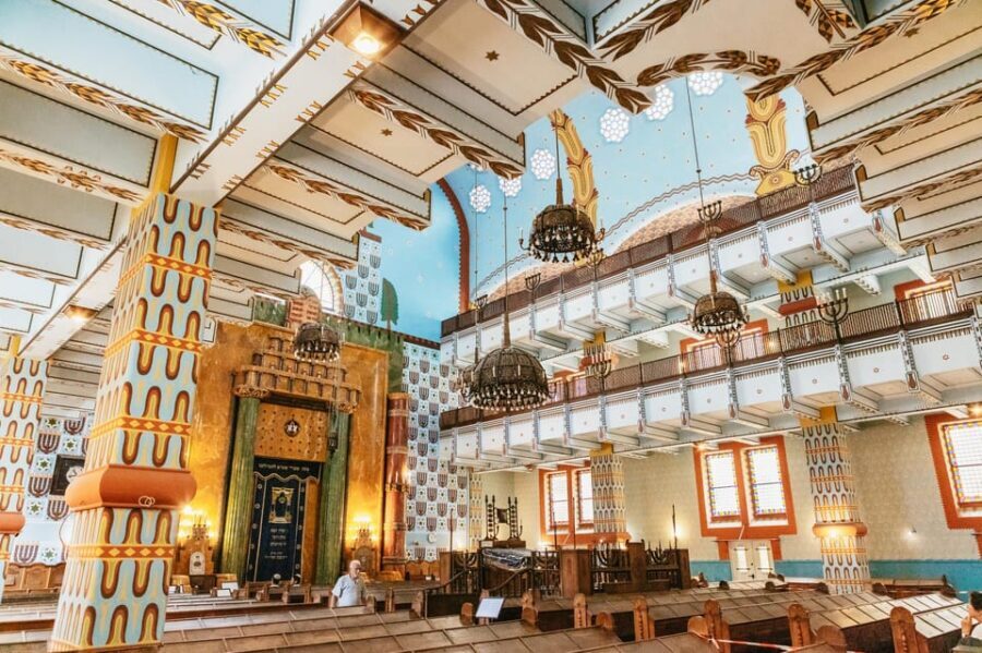 Budapest: Jewish History Guided Walking Tour with Historian - Starting at Kempinski Corvinus: how to meet up without stress