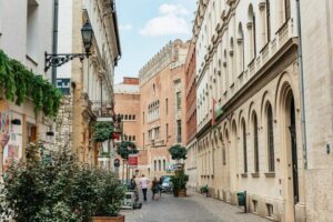 Budapest: Jewish History Guided Walking Tour with Historian - The 7th District Jewish Quarter: where the story grew for 200 years